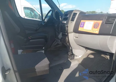 2012 Mercedes-Benz Sprinter 2500 High Roof z USA, uszkodzony, nr VIN WD3PE8CB8C5711815